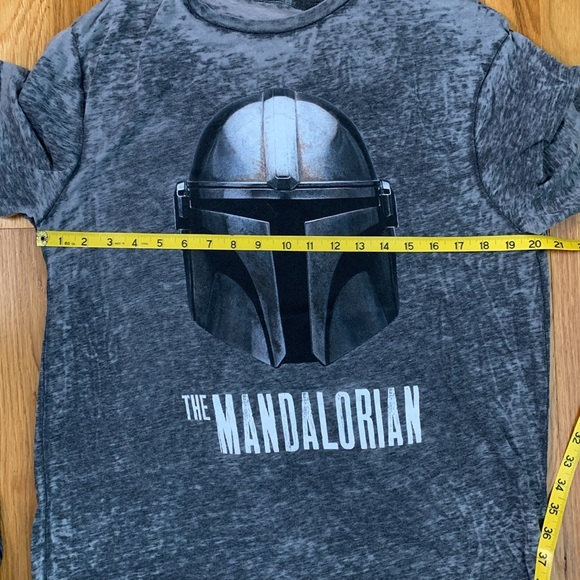 Disney Parks The Mandalorian Helmet Burnout Gray T-Shirt Size Medium - Picture 5 of 6